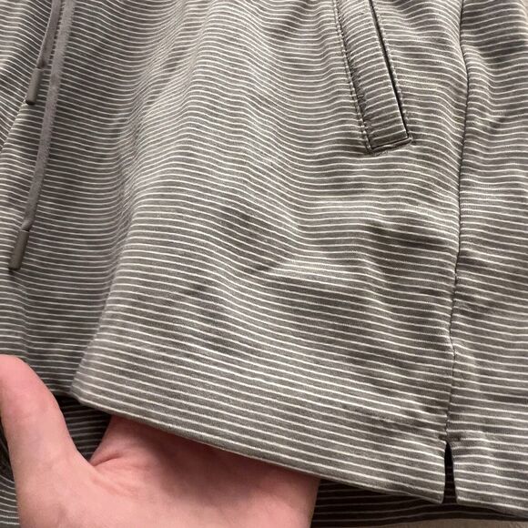 Athleta women gray white striped shorts size Medium - Picture 2 of 5